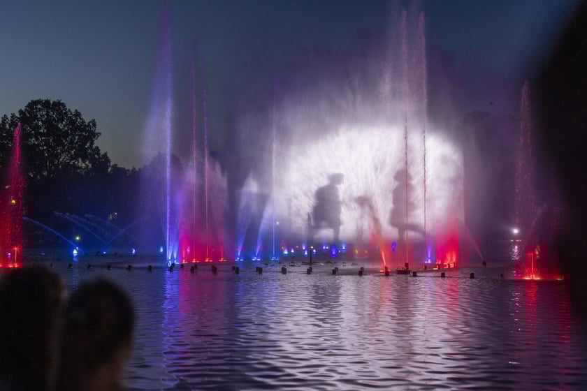 Pokaz specjalny Fontanny Multimedialnej we Wrocławiu - w sobotę 15 lipca Mikro&Makro Kosmos.