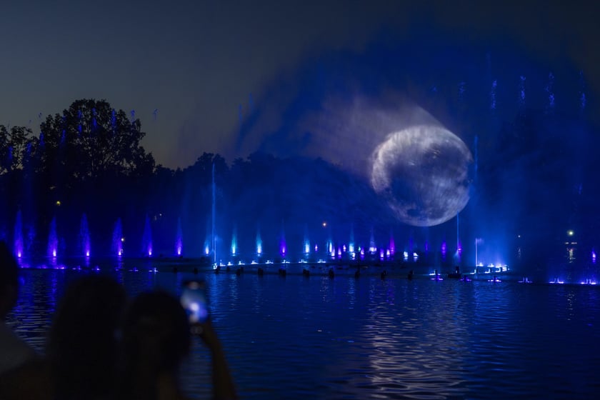 Pokaz specjalny Fontanny Multimedialnej we Wrocławiu - w sobotę 15 lipca Mikro&Makro Kosmos.