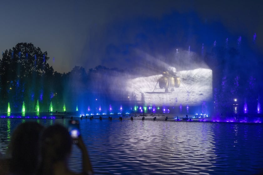 Pokaz specjalny Fontanny Multimedialnej we Wrocławiu - w sobotę 15 lipca Mikro&Makro Kosmos.