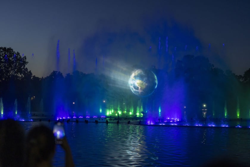 Pokaz specjalny Fontanny Multimedialnej we Wrocławiu - w sobotę 15 lipca Mikro&Makro Kosmos.