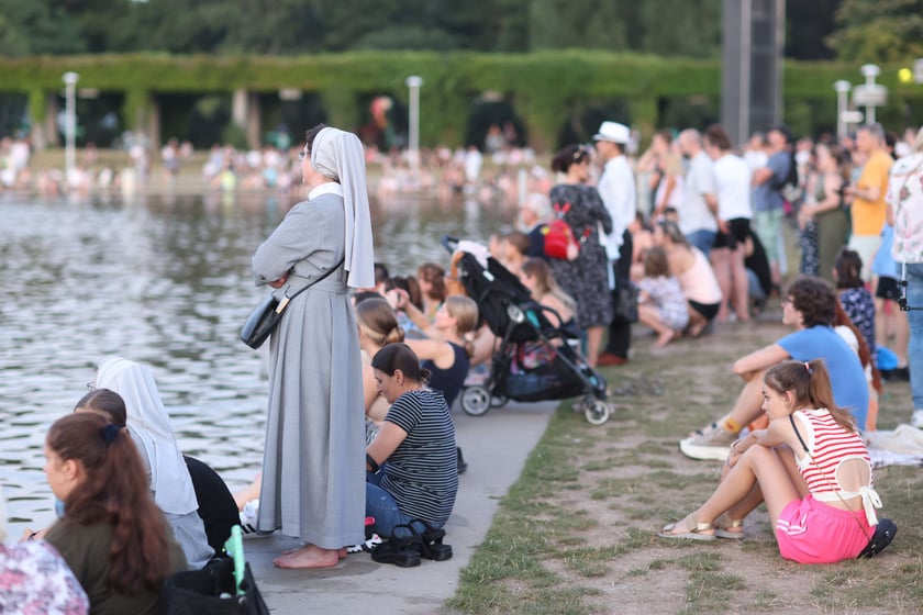 Pokaz specjalny Fontanny Multimedialnej we Wrocławiu - w sobotę 15 lipca Mikro&Makro Kosmos.