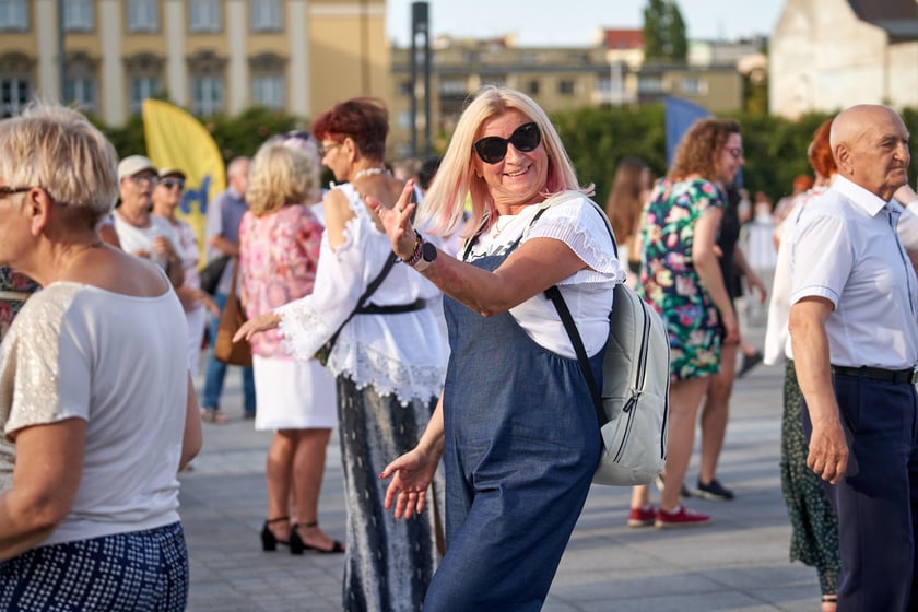 Potańcówka na placu Wolności