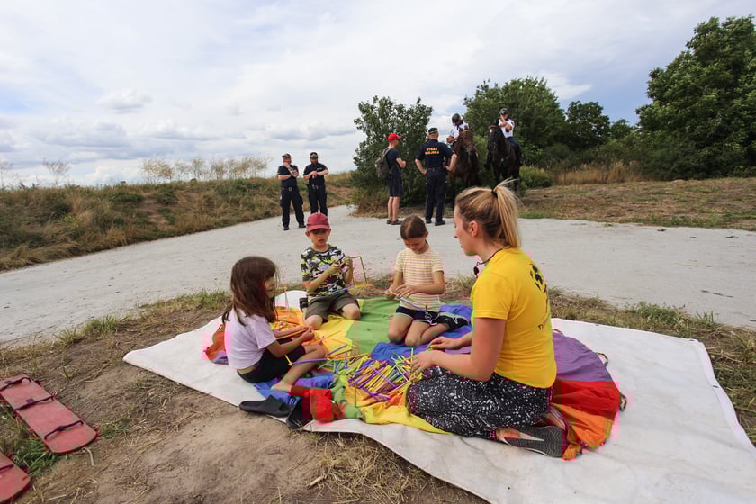 Piknik z okazji otwarcia kładki pieszo-rowerowej nad Ślęzą
