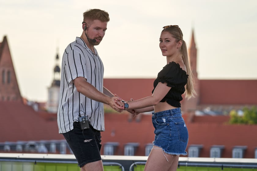 Uczestnicy potańcówki. Rozgrzewające rytmy latino i bachata na szczycie Galerii Dominikańskiej [ZDJĘCIA]