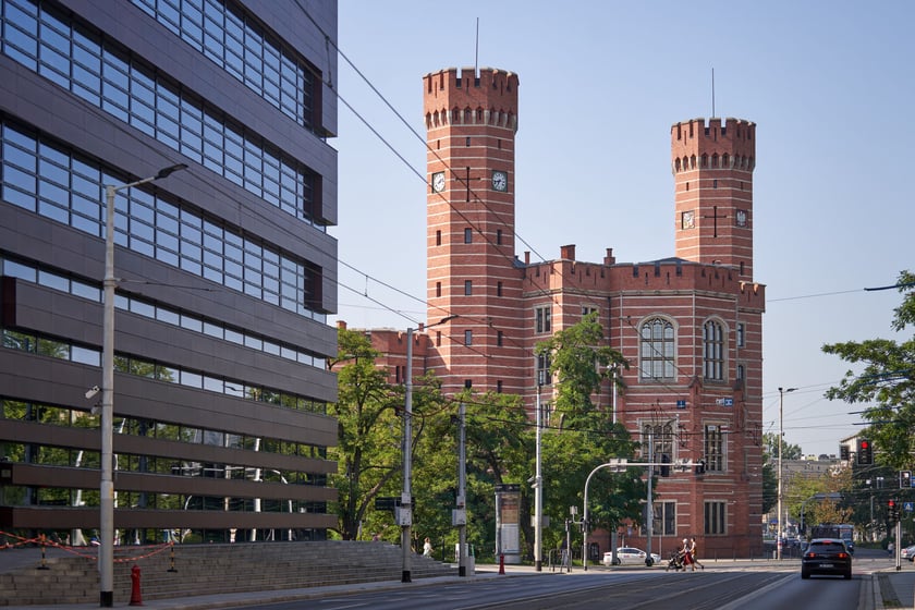 pl. Wolności i Narodowe Forum Muzyki