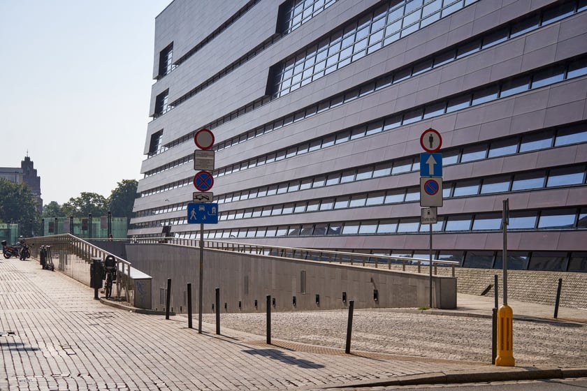 pl. Wolności i Narodowe Forum Muzyki