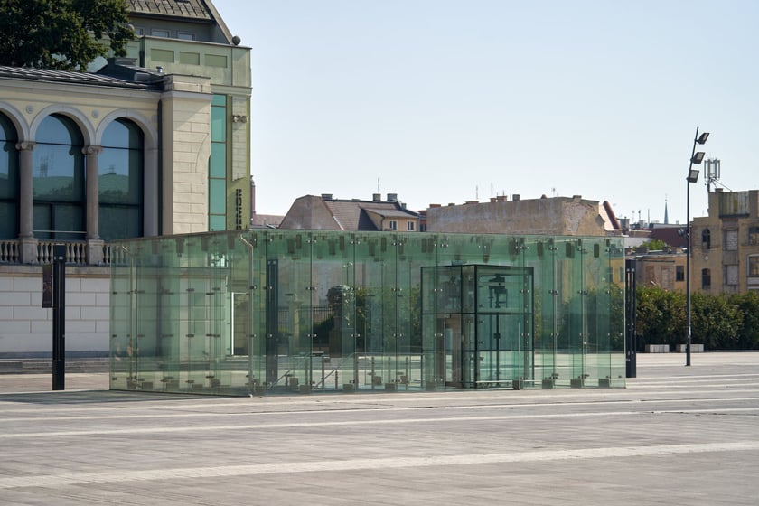 pl. Wolności i Narodowe Forum Muzyki