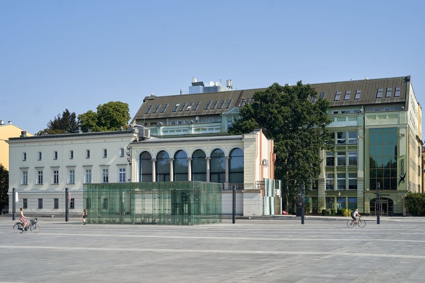 pl. Wolności i Narodowe Forum Muzyki