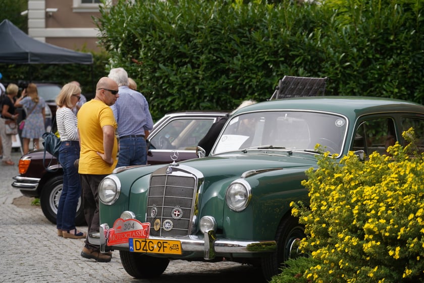MotoClassic na Zamku Topacz - kultowe i współczczesne pojazdy