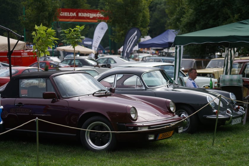 MotoClassic na Zamku Topacz - kultowe i współczczesne pojazdy