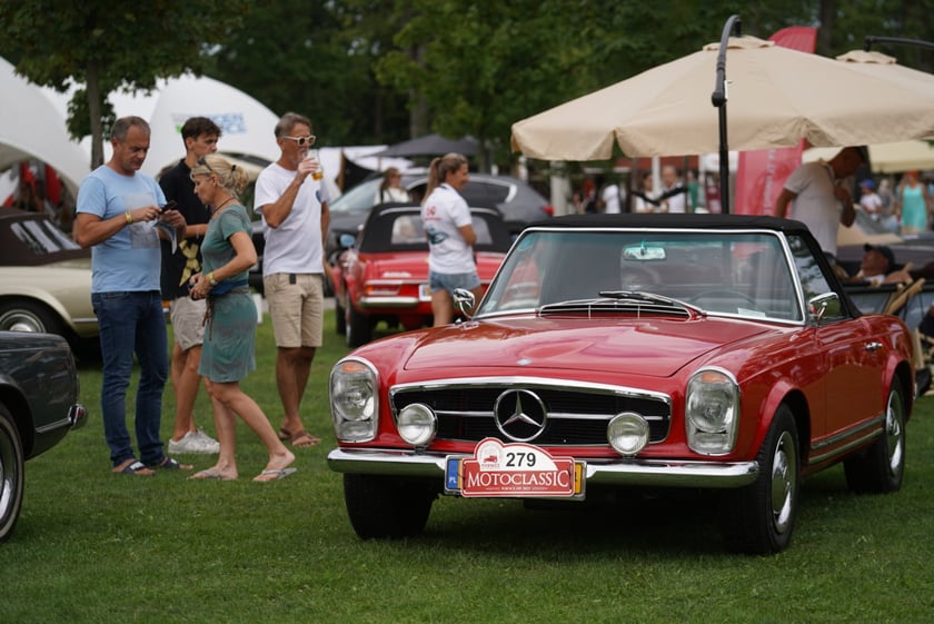 MotoClassic na Zamku Topacz - kultowe i współczczesne pojazdy