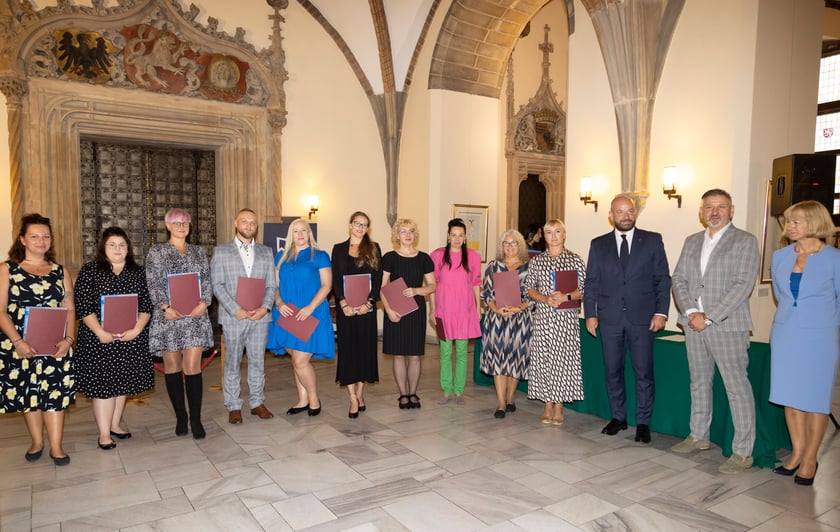 Ślubowanie i wręczenie aktów nadania stopnia awansu zawodowego nauczyciela mianowanego z udziałem prezydenta Wrocławia Jacka Sutryka