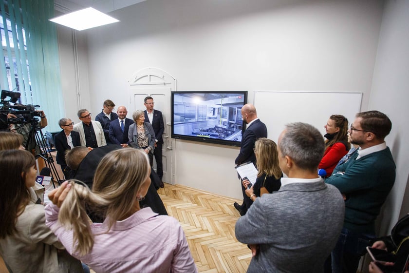 Konferencja prasowa dot. wakacyjnych remontów w szkołach, przedszkolach i żłobkach