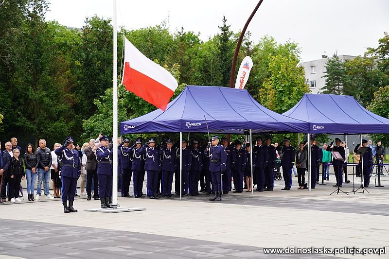 Uroczyste ślubowanie policjantek i policjantów