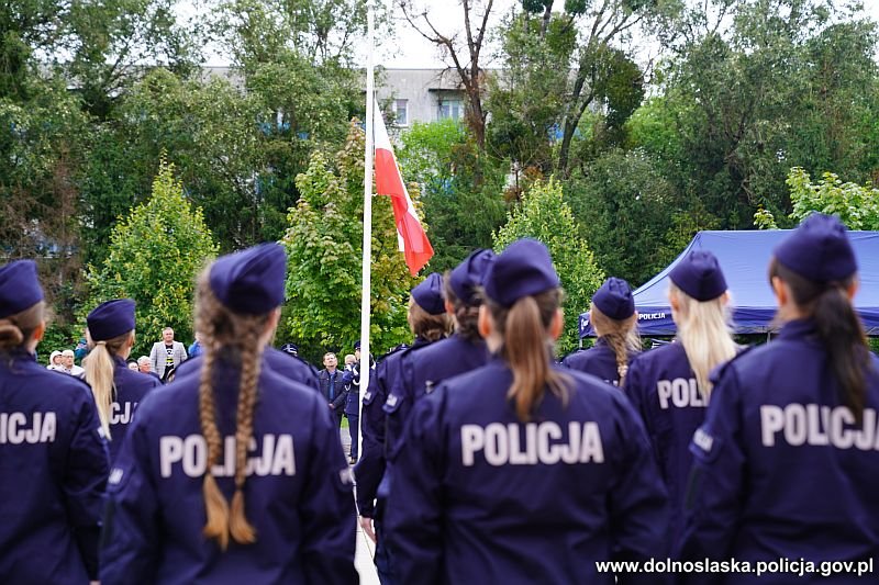Uroczyste ślubowanie policjantek i policjantów