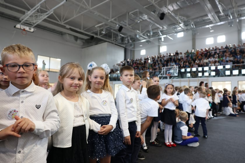 Rozpoczęcie roku szkolnego w nowej szkole przy ul. Asfaltowej we Wrocławiu