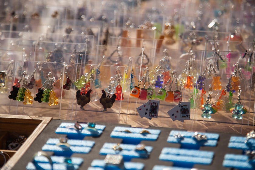 Targ staroci przy katedrze Marii Magdaleny przy ul. Szewskiej we Wrocławiu