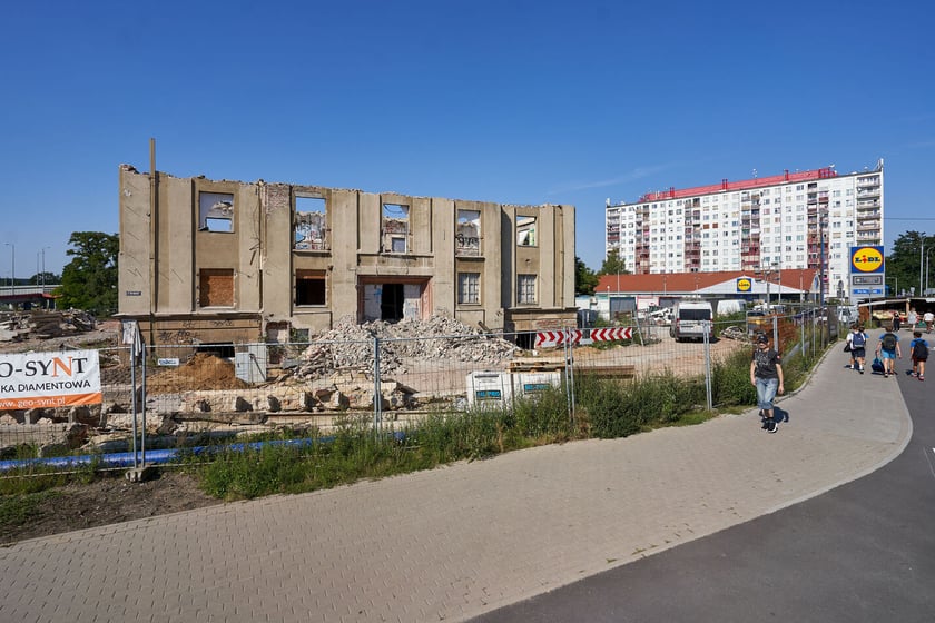 dawnego Zakładowego Domu Kultury WSK Hydral na Psim Polu