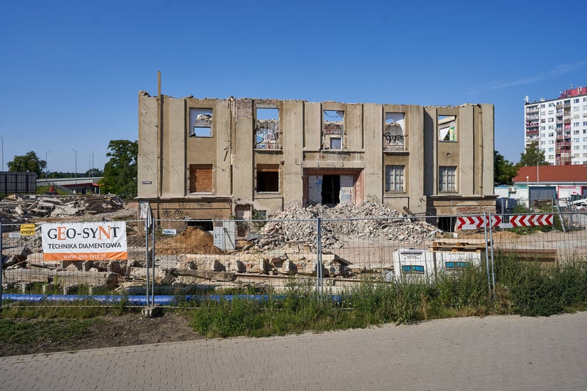 dawnego Zakładowego Domu Kultury WSK Hydral na Psim Polu