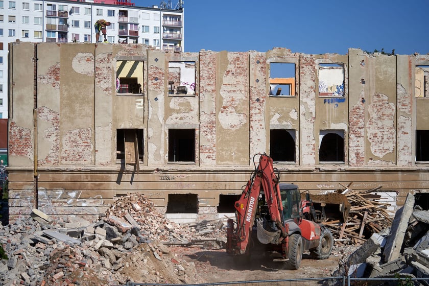 dawnego Zakładowego Domu Kultury WSK Hydral na Psim Polu