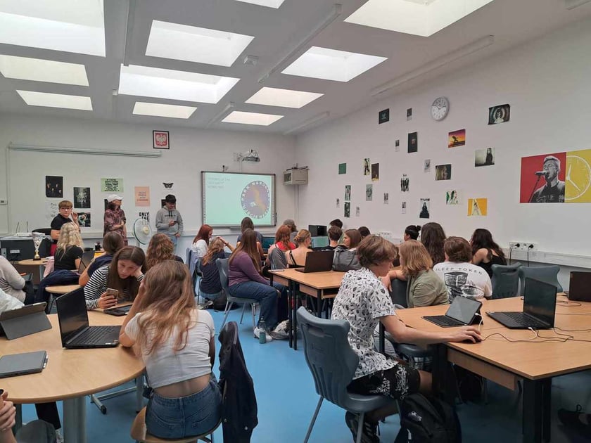 Uczniowie  z V Liceum Ogólnokształcące we Wrocławiu i Domgymnasium w Verden.