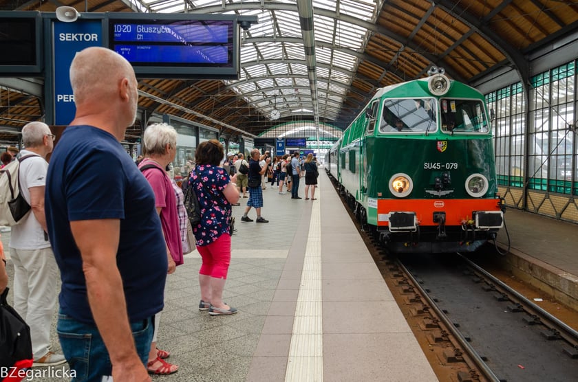Pociąg retro pojedzie z Wrocławia w G&oacute;ry Sowie