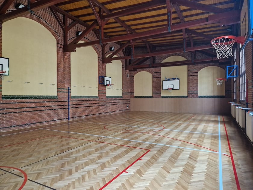 Remont w XVII LO przy ul. Tęczowej we Wrocławiu