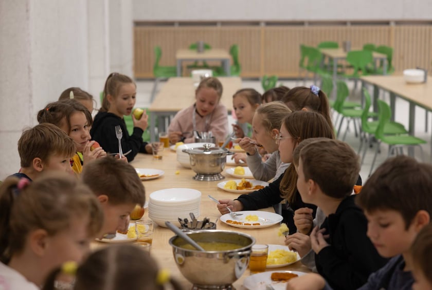 Październikowy dzień w zespole szkolno-przedszkolnym na Asfaltowej