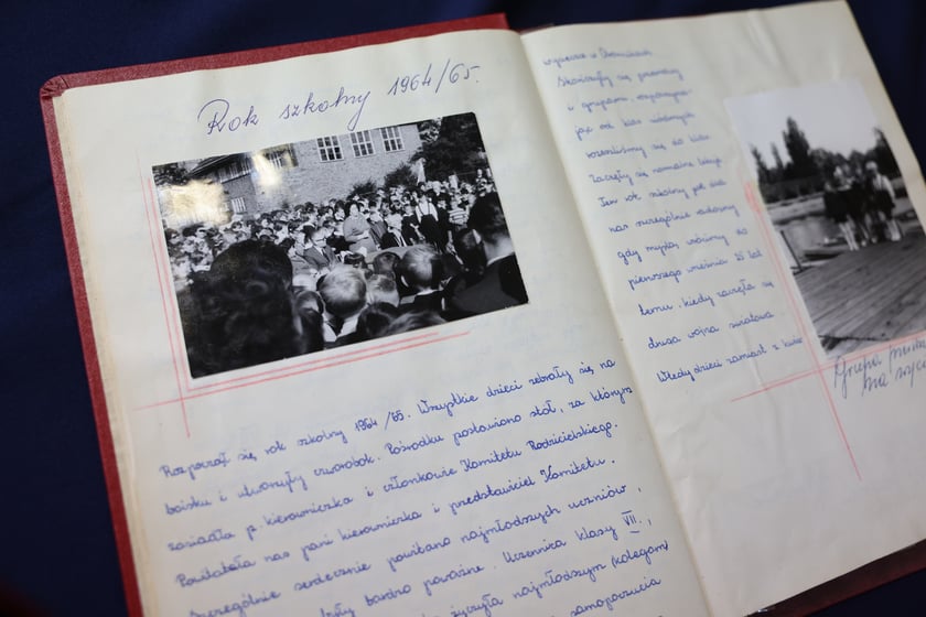 Kroniki szkolne Szkoły Podstawowej nr 45 przy ul. Krajewskiego we Wrocławiu