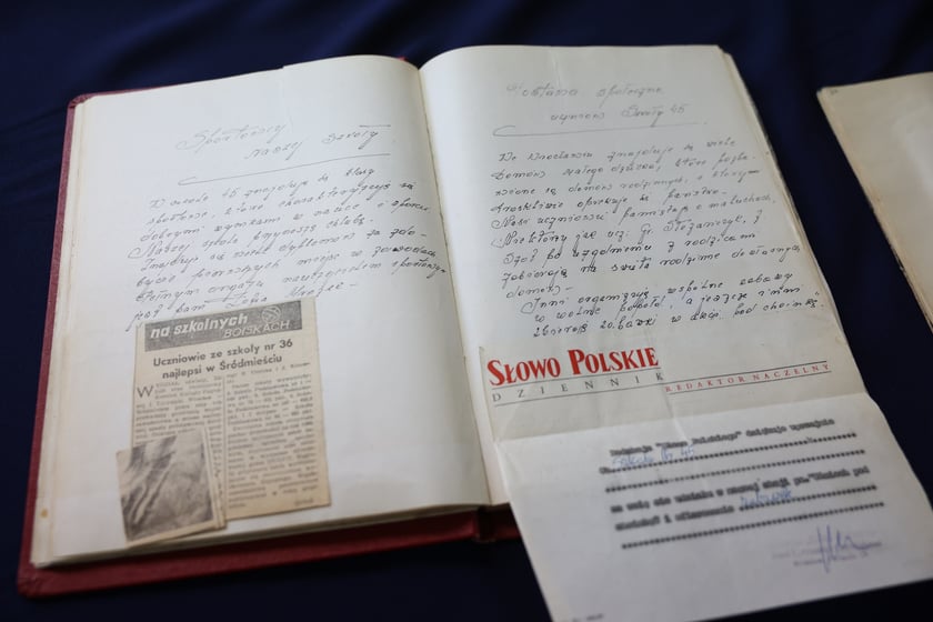 Kroniki szkolne Szkoły Podstawowej nr 45 przy ul. Krajewskiego we Wrocławiu