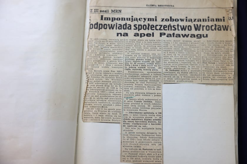 Kroniki szkolne Szkoły Podstawowej nr 45 przy ul. Krajewskiego we Wrocławiu
