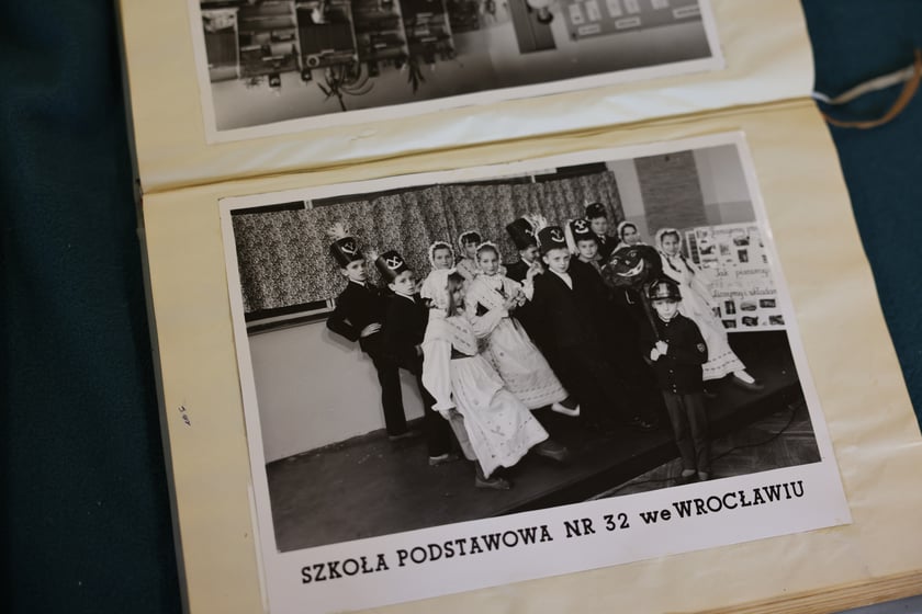 Kroniki szkolne Szkoły Podstawowej nr 45 przy ul. Krajewskiego we Wrocławiu