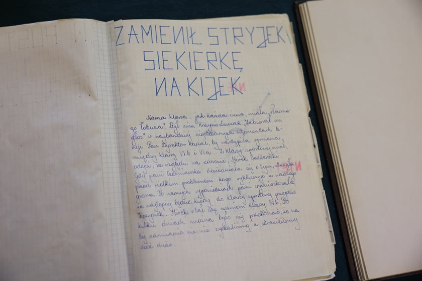 Kroniki szkolne Szkoły Podstawowej nr 45 przy ul. Krajewskiego we Wrocławiu