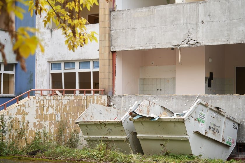 Wyburzanie budynku po przychodni Practimed, 24 października 2023