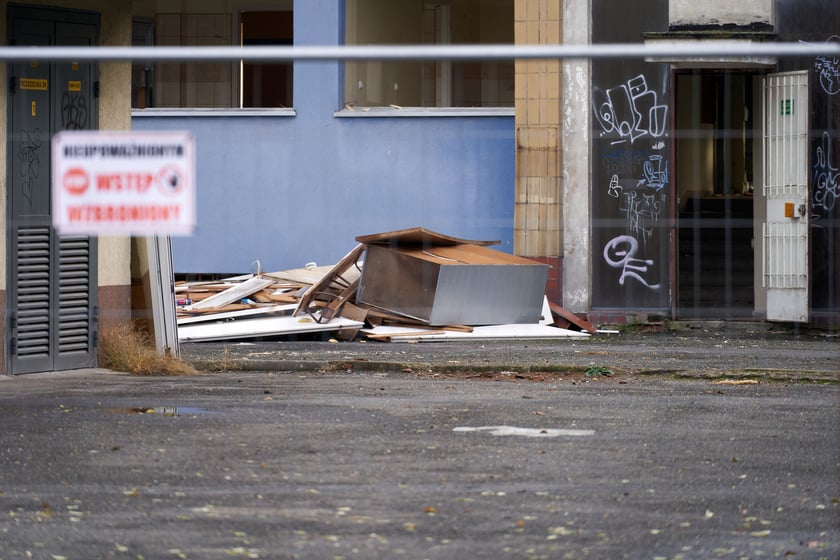 Wyburzanie budynku po przychodni Practimed, 24 października 2023