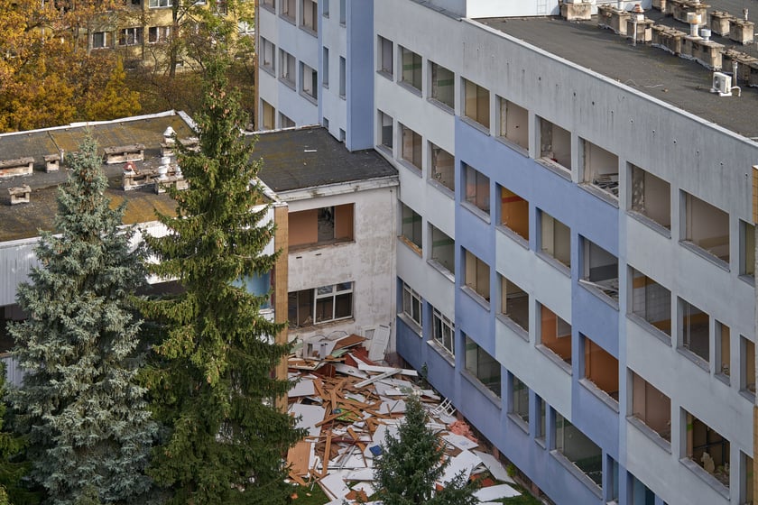Wyburzanie budynku po przychodni Practimed, 24 października 2023