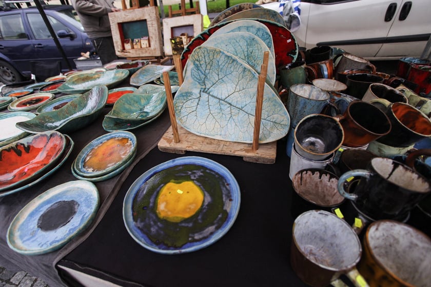 Giełda Staroci pod Iglicą przy Hali Stulecia we Wrocławiu