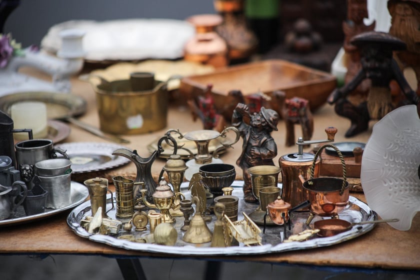 Giełda Staroci pod Iglicą przy Hali Stulecia we Wrocławiu