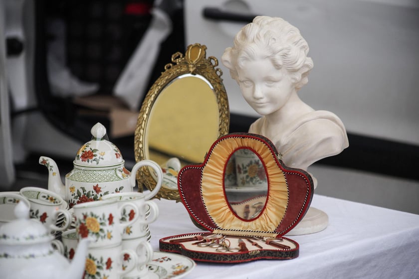 Giełda Staroci pod Iglicą przy Hali Stulecia we Wrocławiu