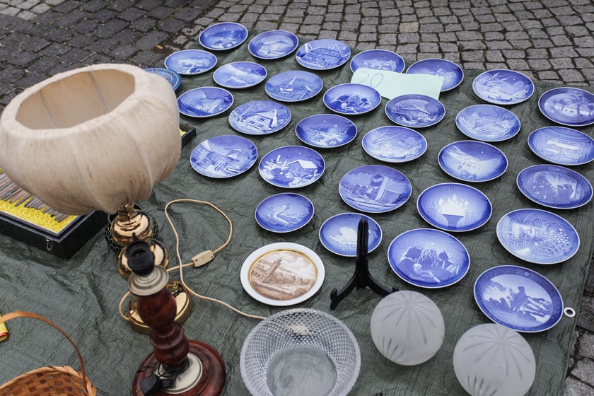 Giełda Staroci pod Iglicą przy Hali Stulecia we Wrocławiu