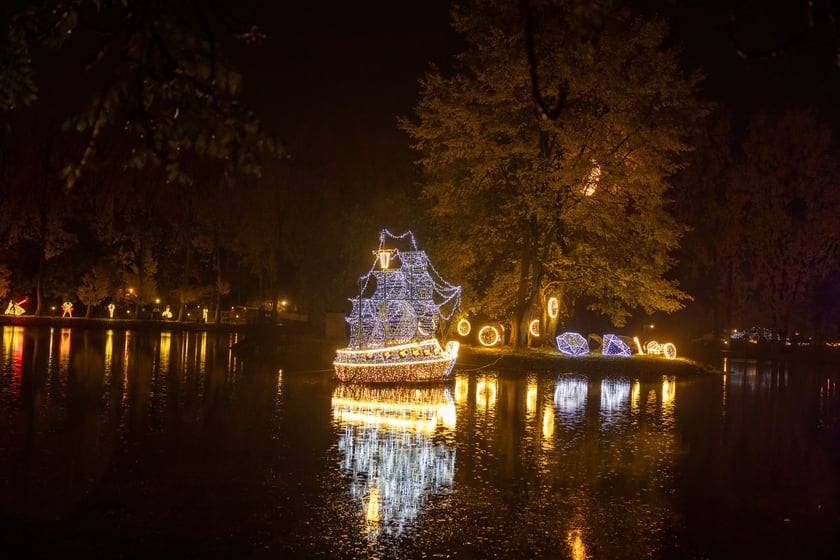 „Filmowe Opowieści” w Lumina Park w Zamku Topacz