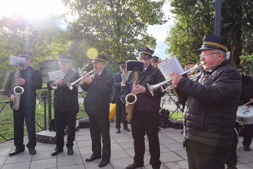 Pociąg retro wyruszył z Wrocławia do Oleśnicy