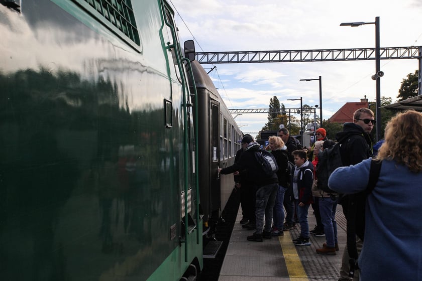 Pociąg retro wyruszył z Wrocławia do Oleśnicy