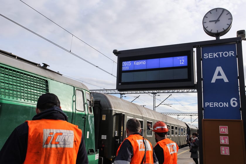 Pociąg retro wyruszył z Wrocławia do Oleśnicy