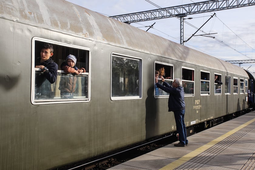 Pociąg retro wyruszył z Wrocławia do Oleśnicy