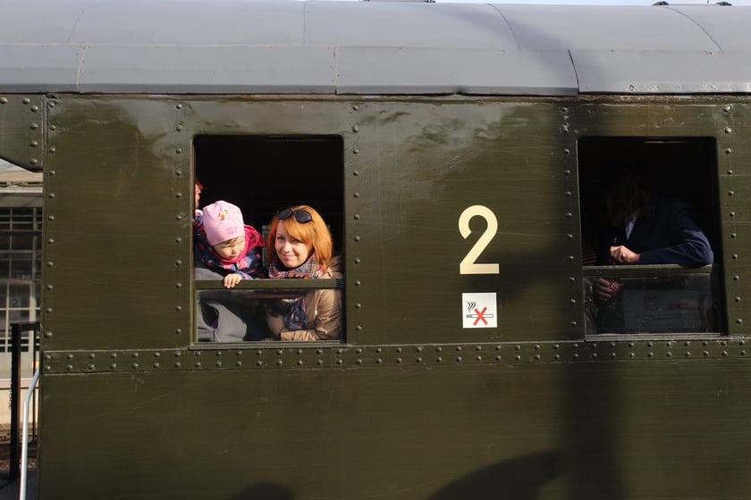 Pociąg retro wyruszył z Wrocławia do Oleśnicy