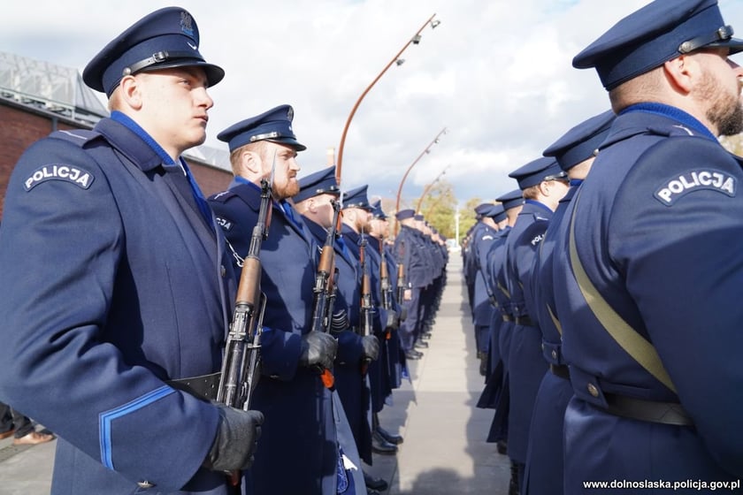 Ślubowanie nowych dolnośląskich policjantów we Wrocławiu