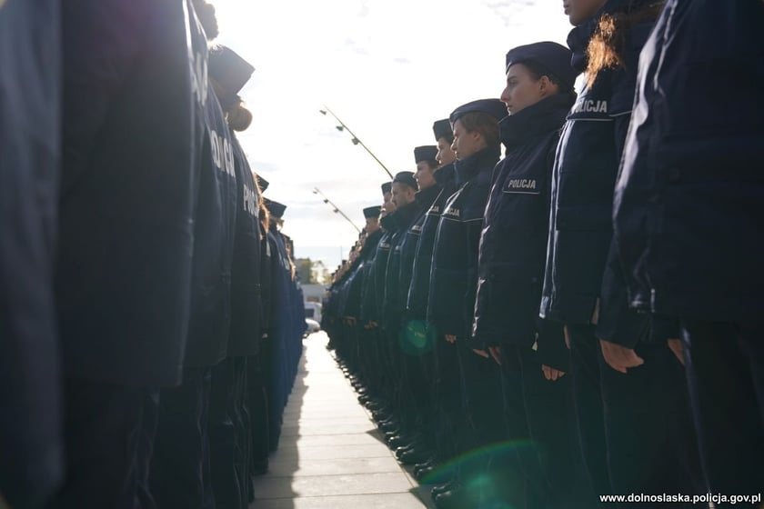 Ślubowanie nowych dolnośląskich policjantów we Wrocławiu