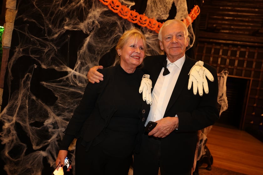 Bal seniorów "Z wizytą u rodziny Addamsów"