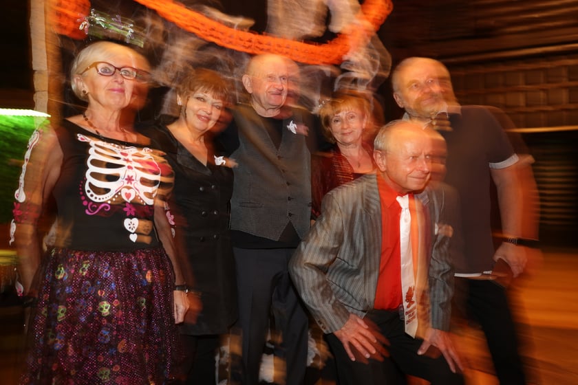 Bal seniorów "Z wizytą u rodziny Addamsów"